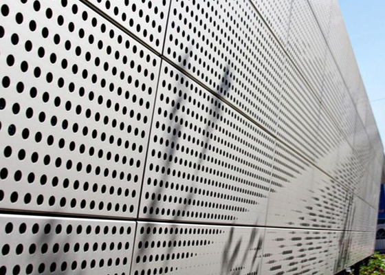 Chiny Odporność na korozję w wysokojakościowych dekoracyjnych panelach z perforowanej blachy dostawca